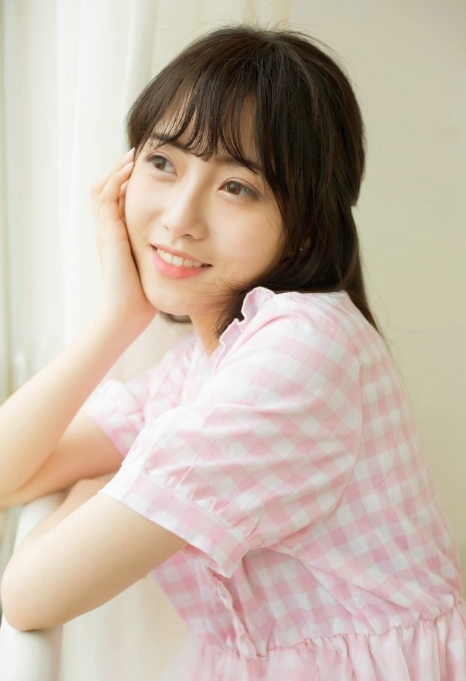 甜美粉嫩美女可爱烟熏妆户外俏皮私拍套图