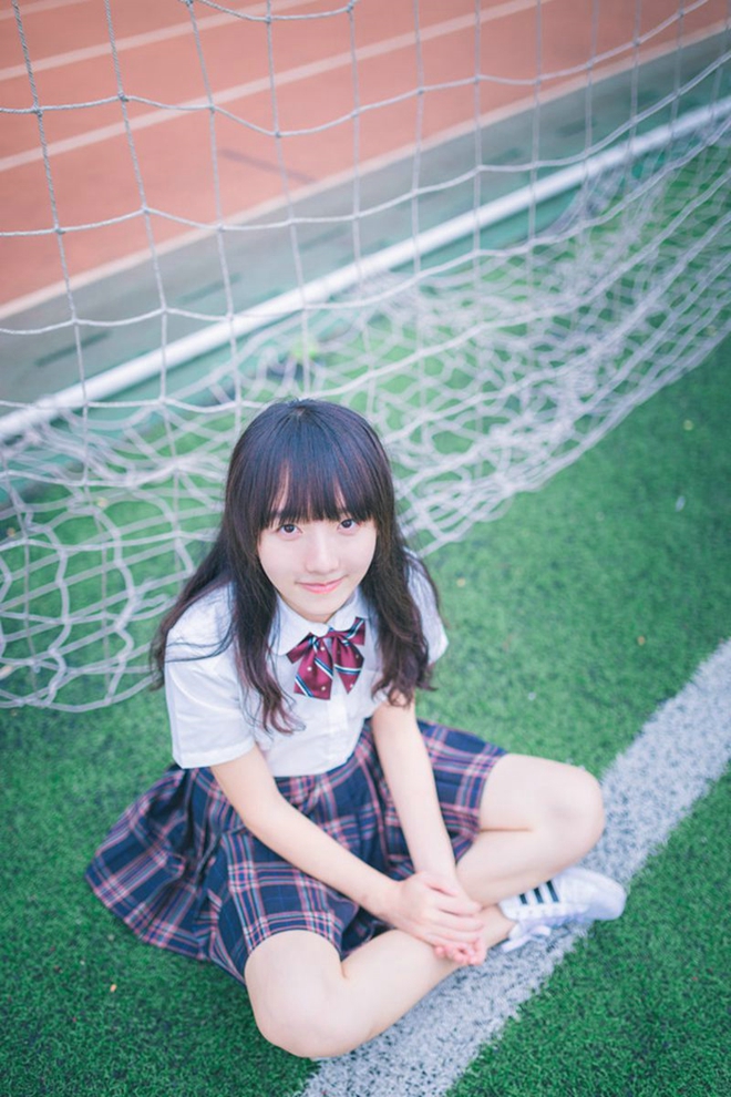 清纯可爱的美女校园私拍写真文艺范十足