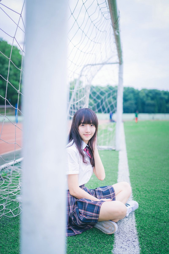 清纯可爱的美女校园私拍写真文艺范十足