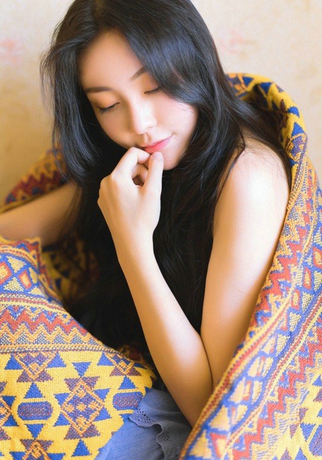 慵懒睡美人甜美淡然清新居家性感火辣写真