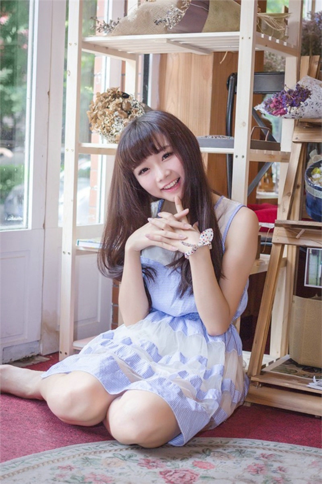 背带裤短发青春美女时尚街拍唯美俏皮写真