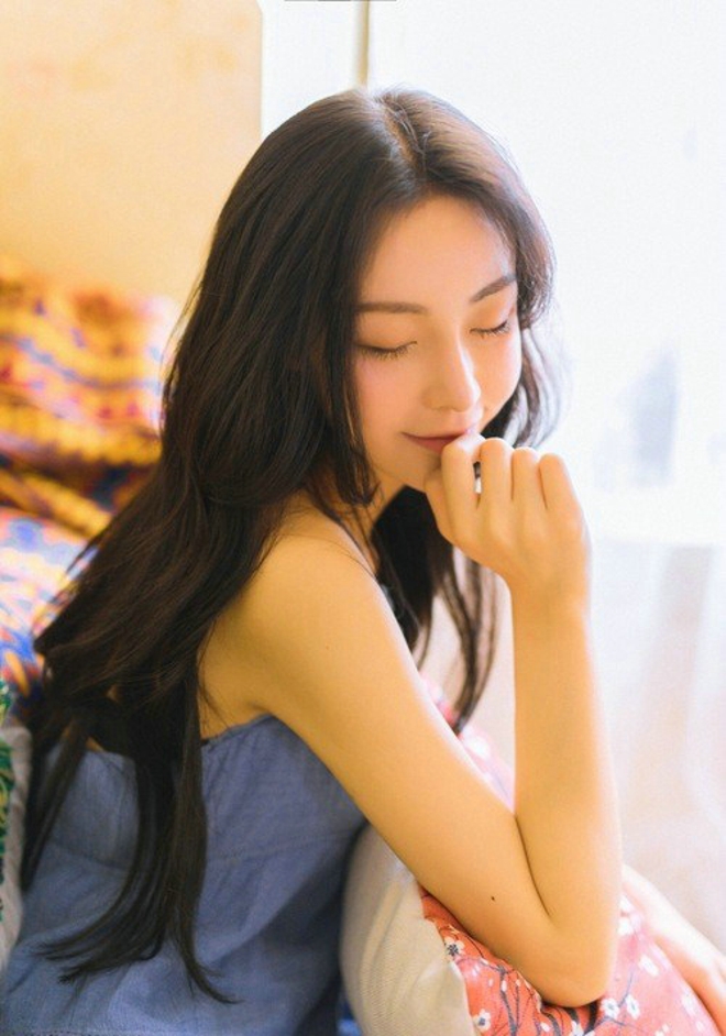 慵懒睡美人甜美淡然清新居家性感火辣写真