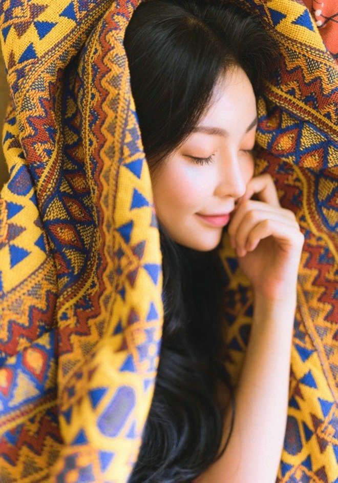 慵懒睡美人甜美淡然清新居家性感火辣写真