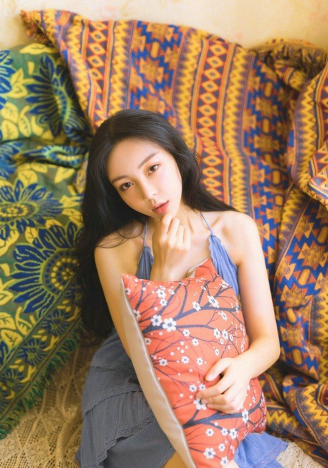 慵懒睡美人甜美淡然清新居家性感火辣写真