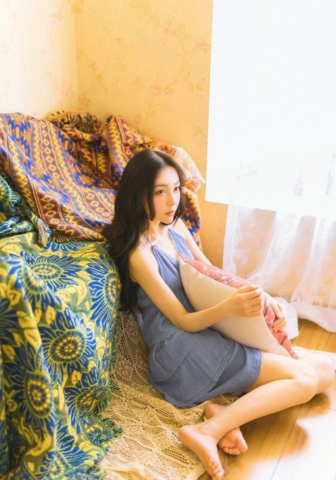 慵懒睡美人甜美淡然清新居家性感火辣写真