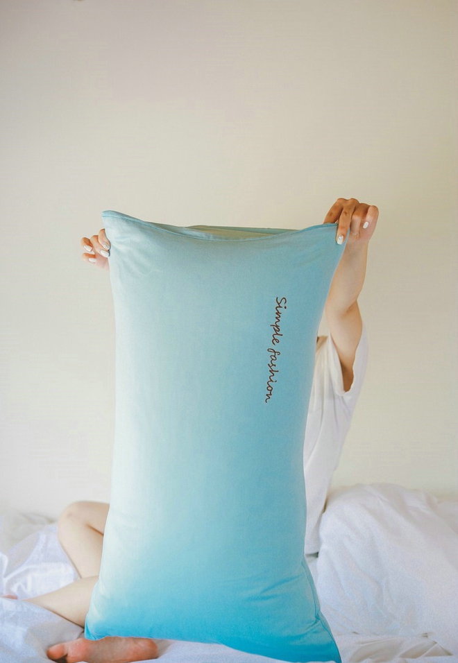 白衣少女周末家中放纵大长腿福利写真图