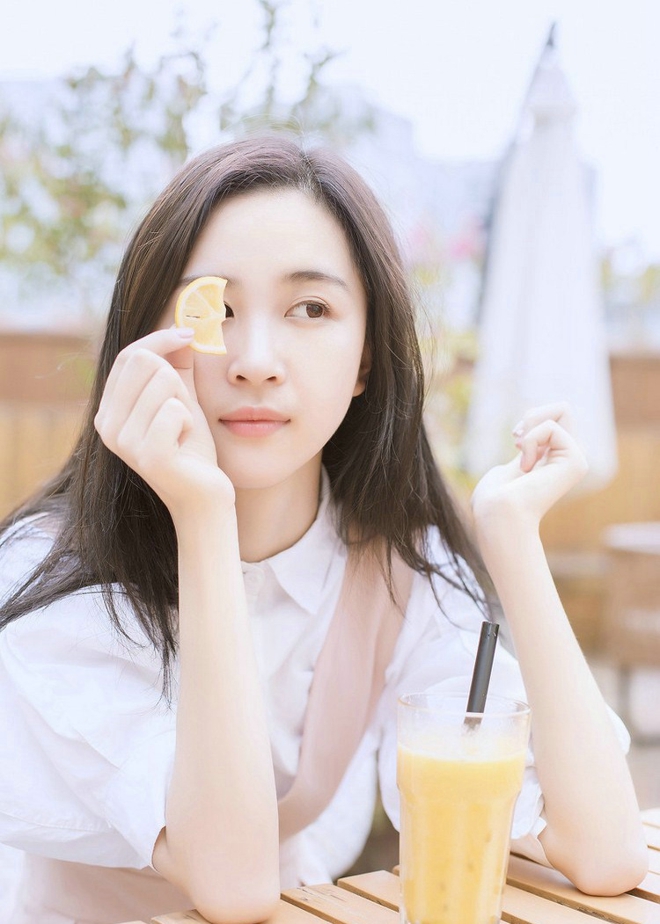 爱多肉光脚丫子美女