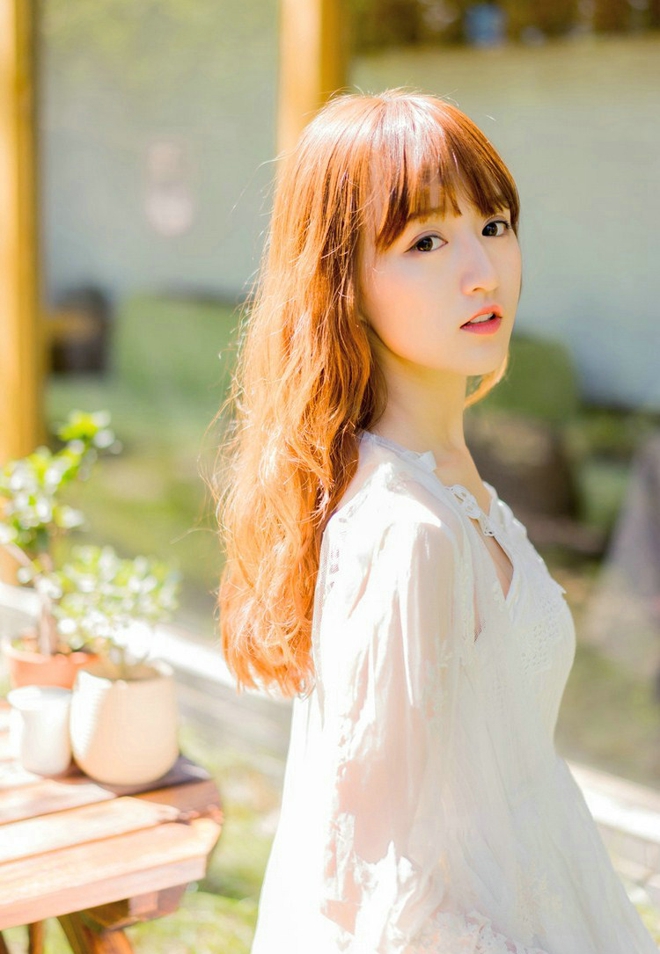 爱邻家小清新美女娇嫩写真