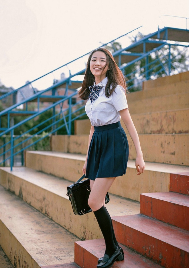 校园美女清新甜美唯美写真