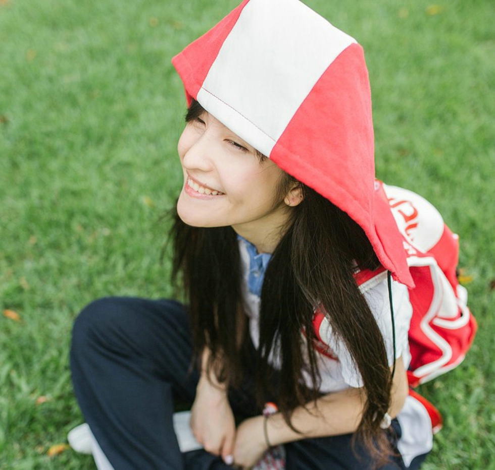 清纯调皮校园美女毕业鬼脸搞怪照