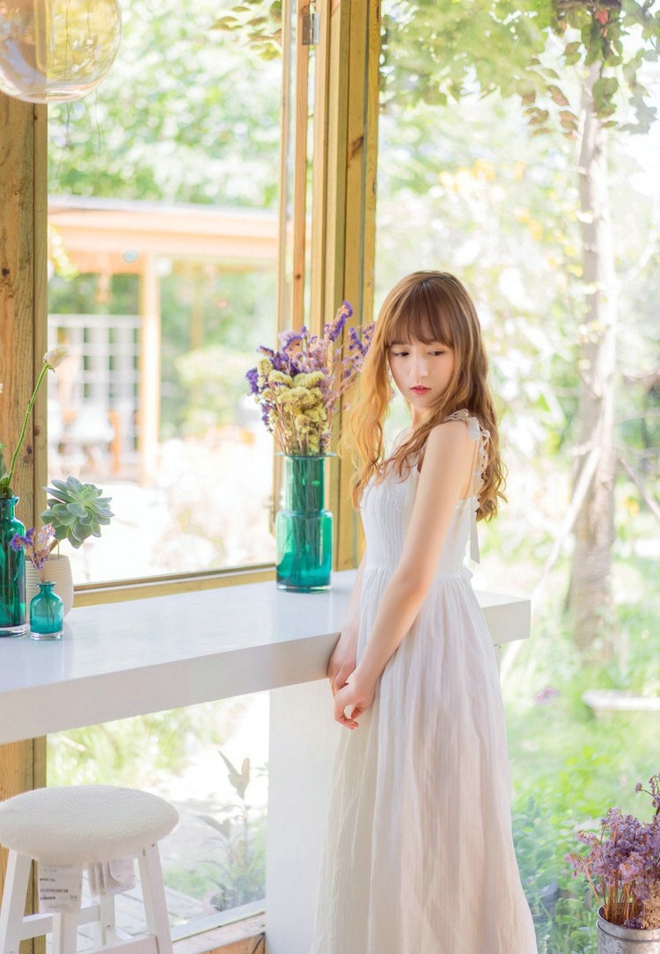 爱邻家小清新美女娇嫩写真