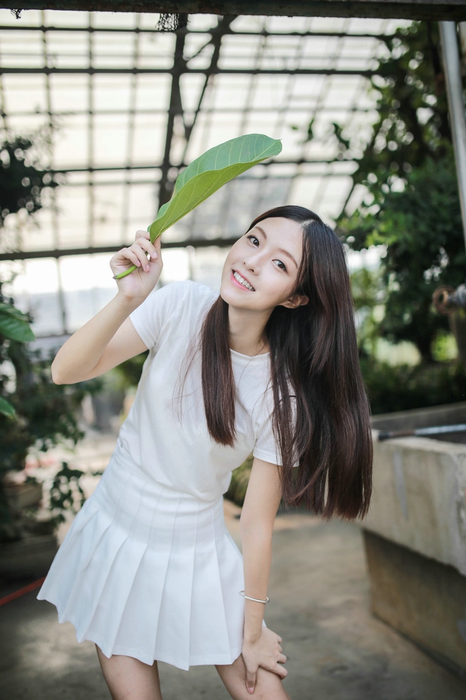 气质美女甜美笑容清纯正能量写真