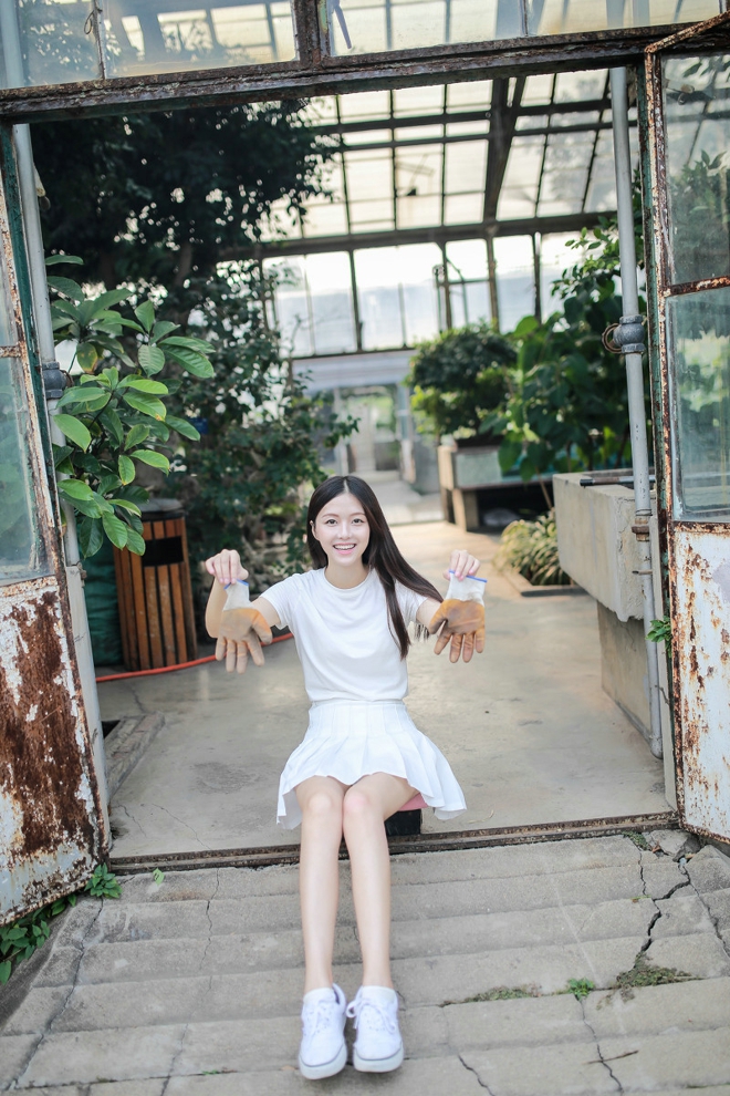 气质美女甜美笑容清纯正能量写真