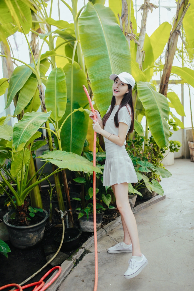 气质美女甜美笑容清纯正能量写真