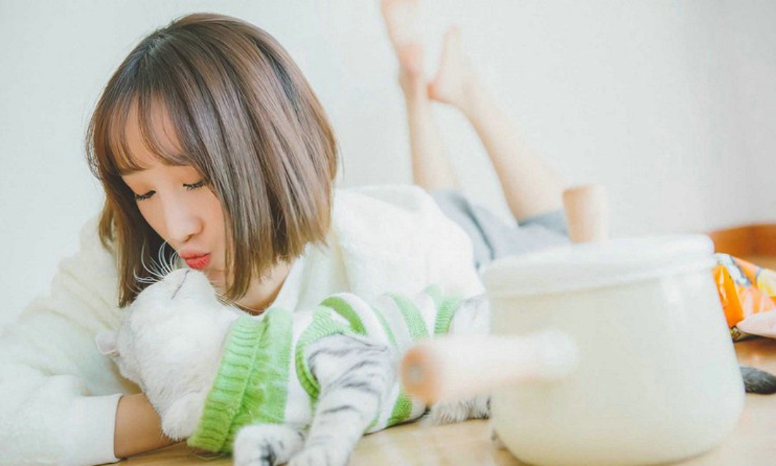 可爱小喵小姐唯美清新室内俏皮唯美写真