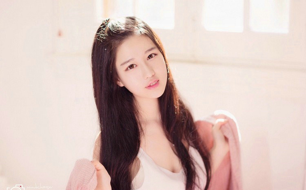 眼眸清澈清纯秀气奶茶妹写真