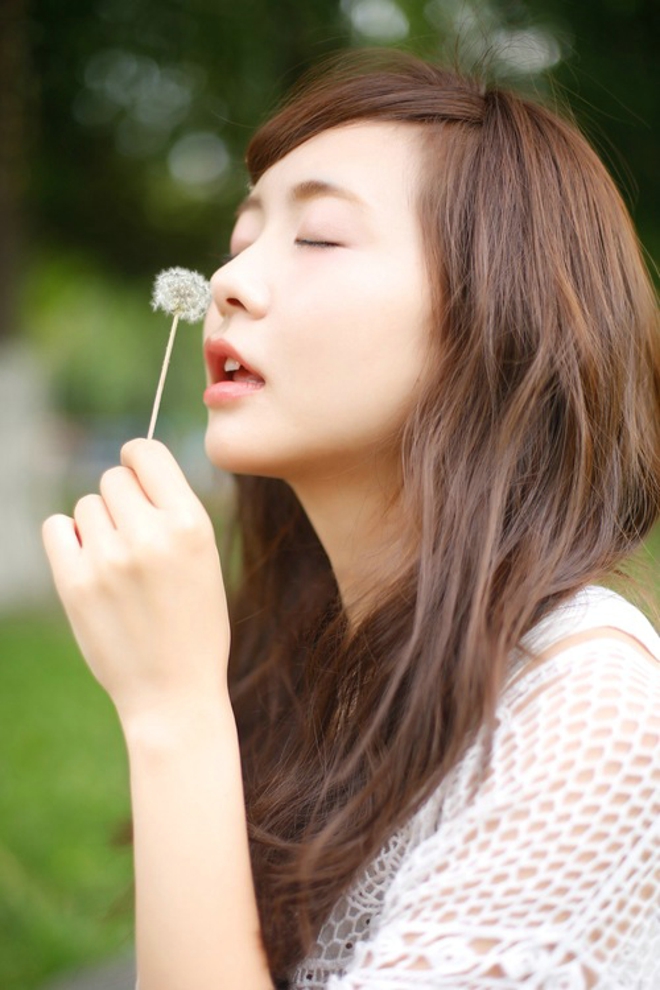 清纯可爱长发妹纸清甜可人正能量写真照