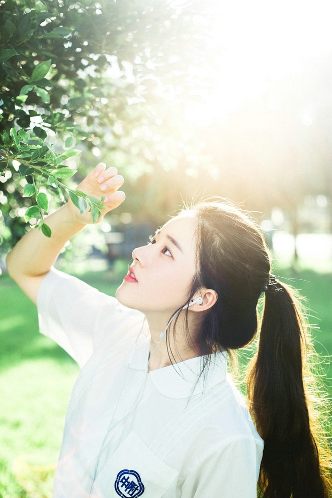 超漂亮清纯美女校花室外清新阳光无圣光套图