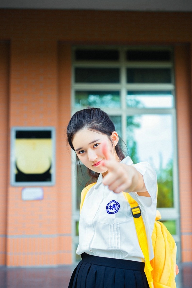 超漂亮清纯美女校花室外清新阳光无圣光套图