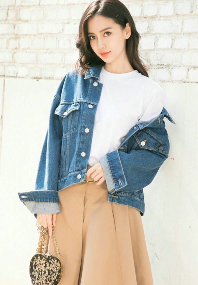 辣妈angelababy 最新街拍曝光摩登潮范儿十足