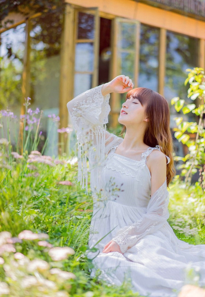 爱邻家小清新美女娇嫩写真