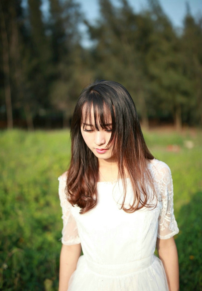 清纯娇嫩漂亮美眉户外写真