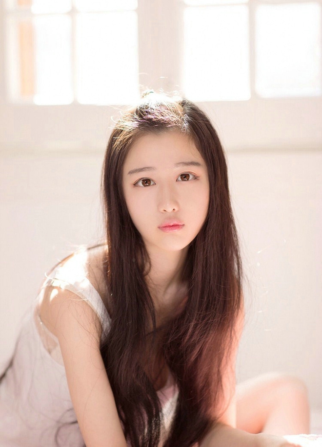 眼眸清澈清纯秀气奶茶妹写真