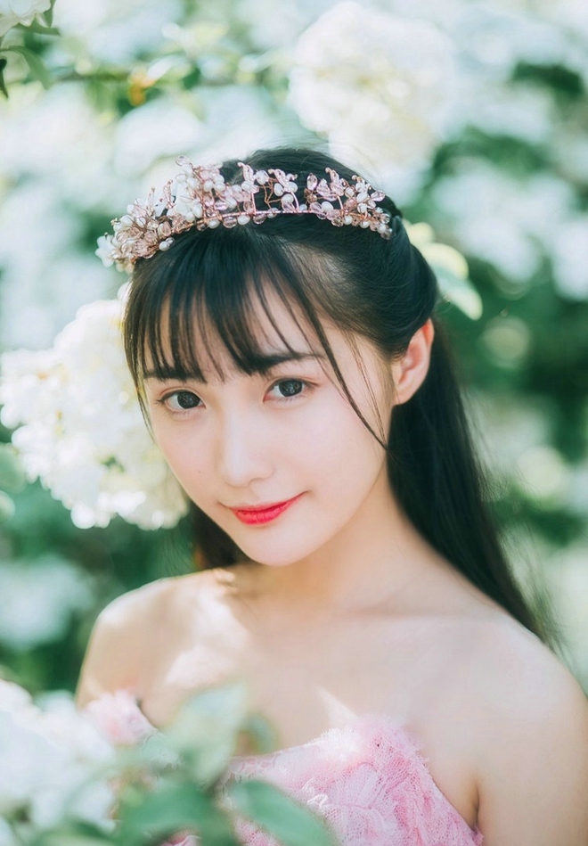 娇小玲珑清纯美女梦幻写真