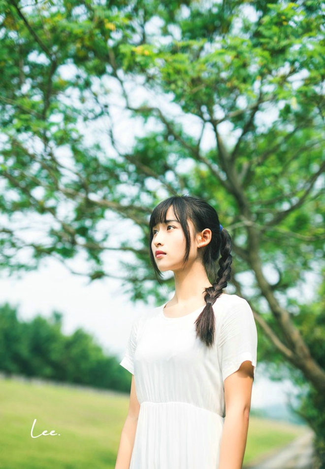 美女长相似奶茶妹妹写真