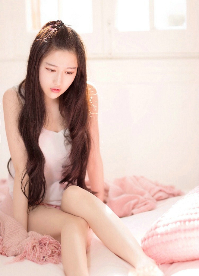 眼眸清澈清纯秀气奶茶妹写真