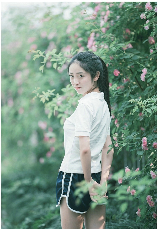 清新可爱美女盛夏街拍阳光俏皮唯美写真