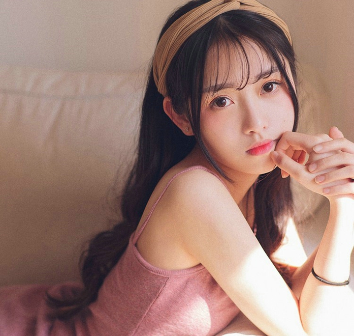 阳光清新娇嫩俏皮可爱美女