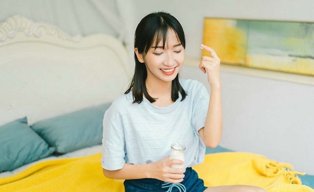 可爱清甜小美女清纯俏皮闺房娇嫩白皙靓丽写真