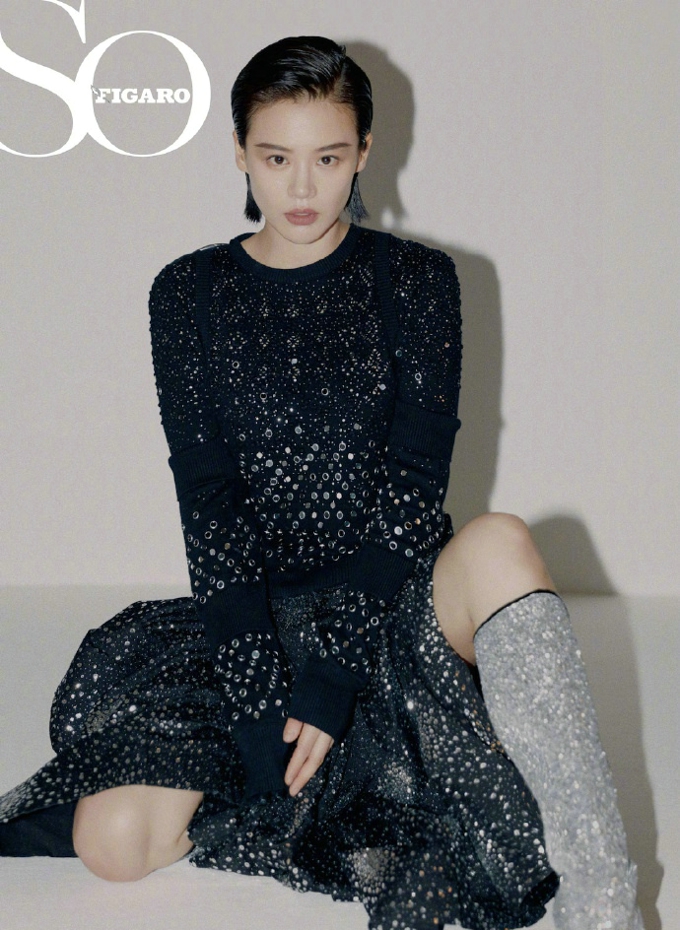 马思纯时尚杂志周刊封面大片写真