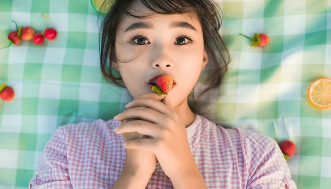 清纯稚嫩俏皮可爱女孩郊外清晰阳光甜美活泼写真