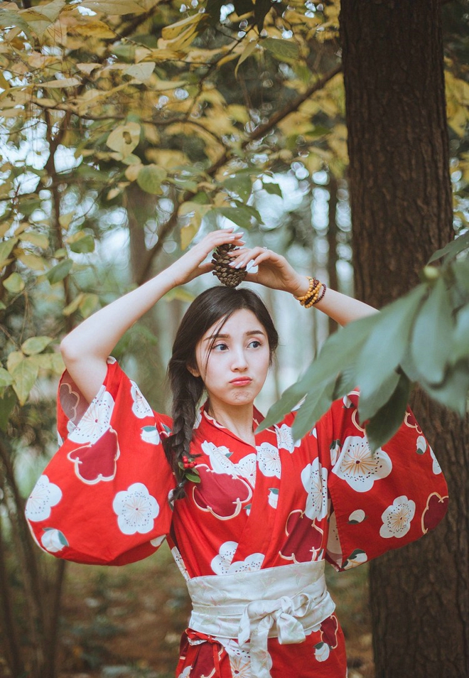 日本和服美女樱桃嘴清新俏皮写真