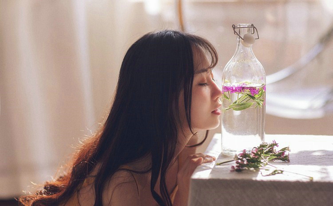 阳光清新娇嫩俏皮可爱美女