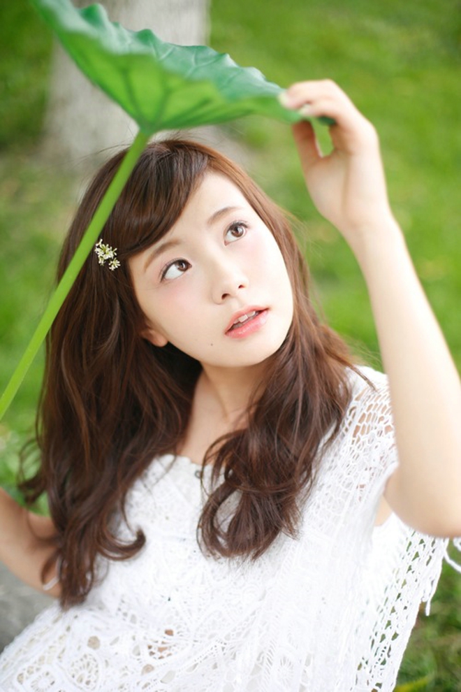 清纯可爱长发妹纸清甜可人正能量写真照