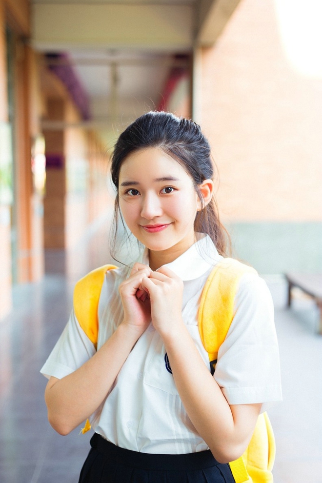 超漂亮清纯美女校花室外清新阳光无圣光套图