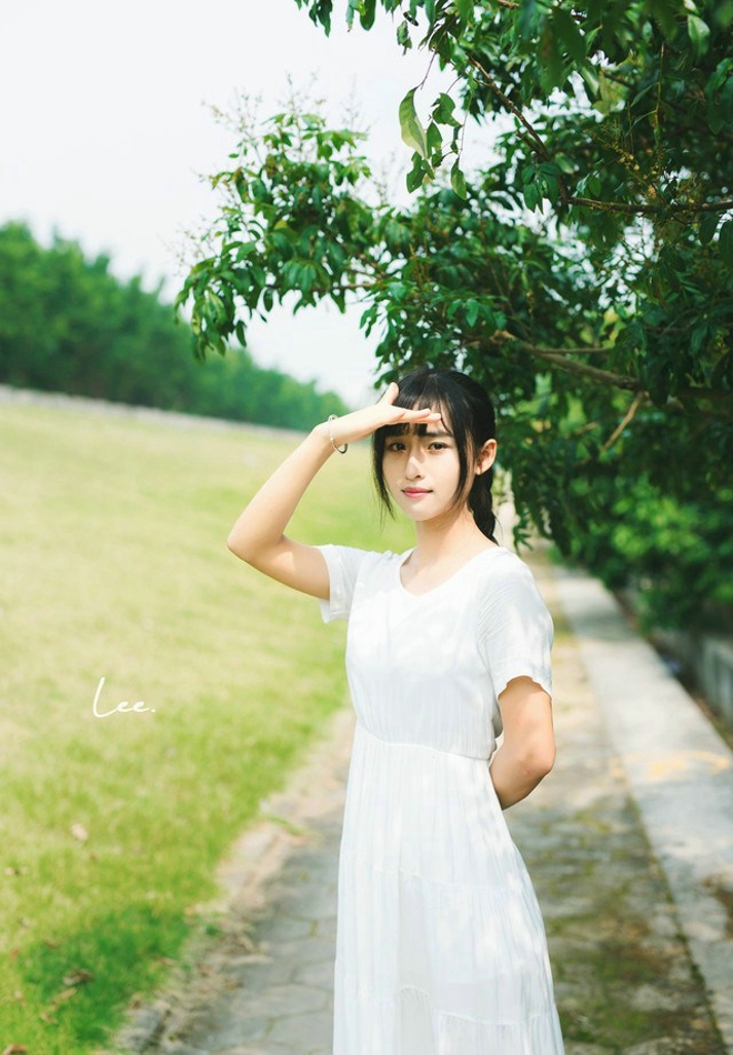 美女长相似奶茶妹妹写真