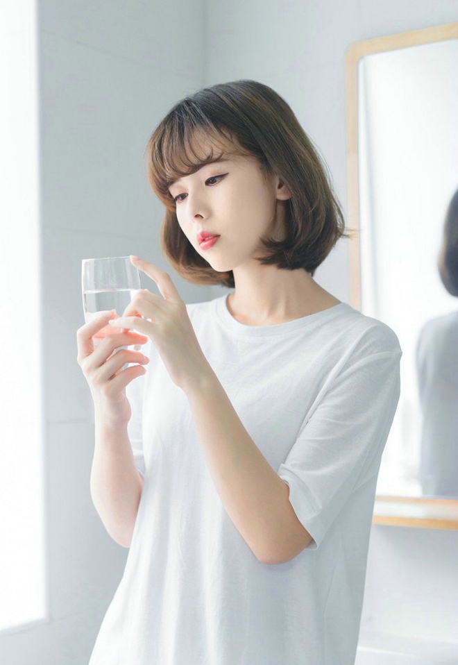 简单纯净绝美美女私房娇嫩白皙靓丽美图