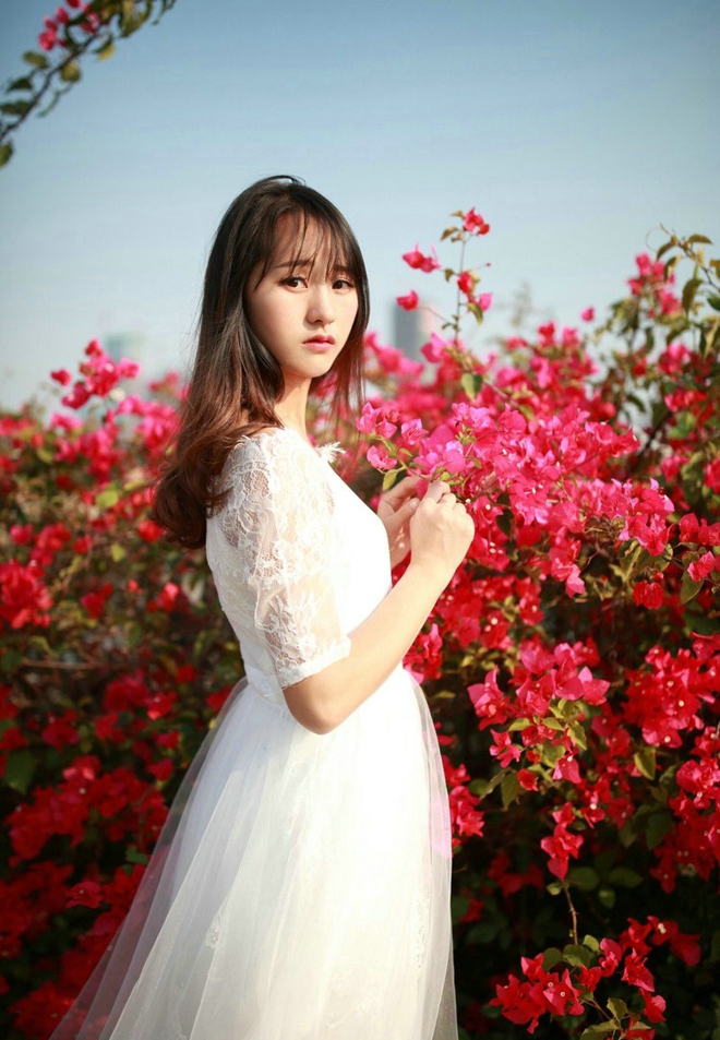 清纯娇嫩漂亮美眉户外写真