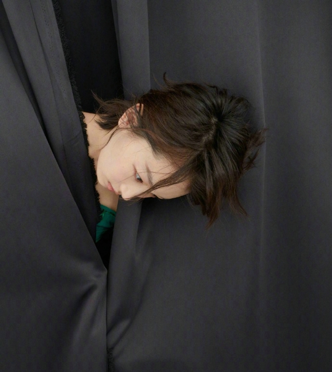 周冬雨时尚COSMO九月刊封面大片写真