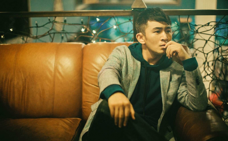 郭家铭秋日暖帅写真 文艺清新气质浓厚