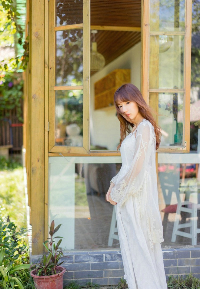 爱邻家小清新美女娇嫩写真