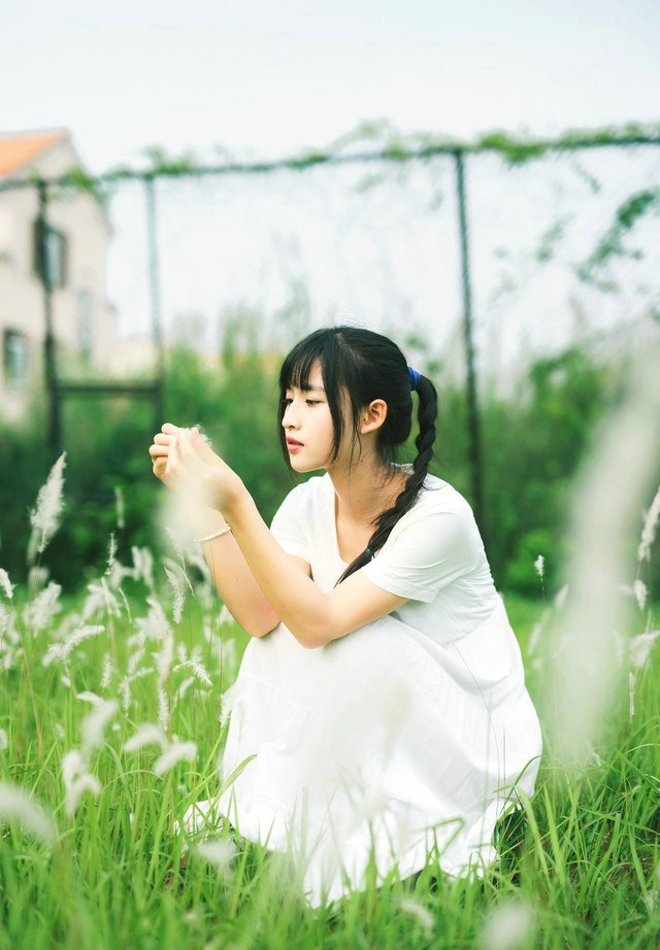 美女长相似奶茶妹妹写真