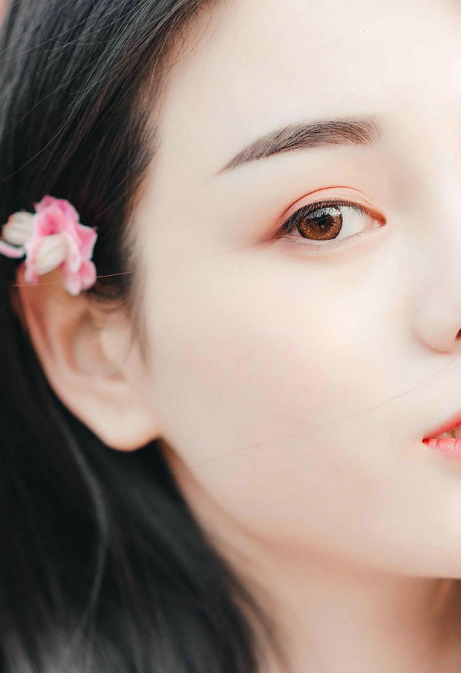 山花烂漫恬静唯美少女