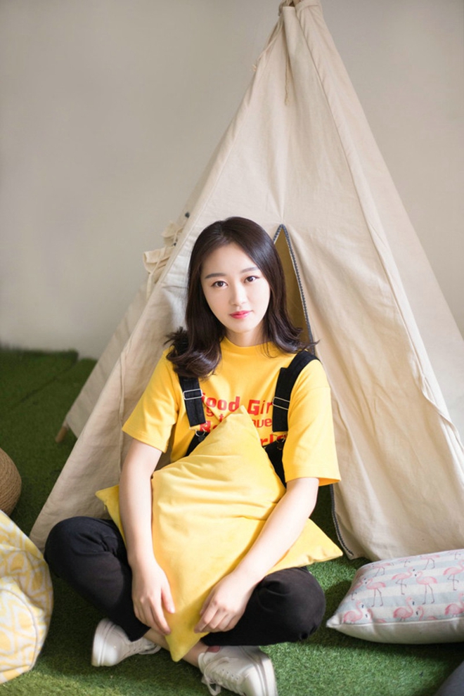 柔美美女眼神清澈迷人清纯气质写真