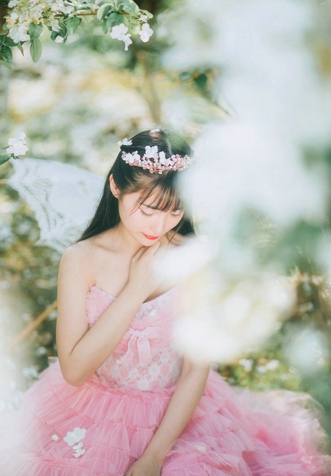 娇小玲珑清纯美女梦幻写真