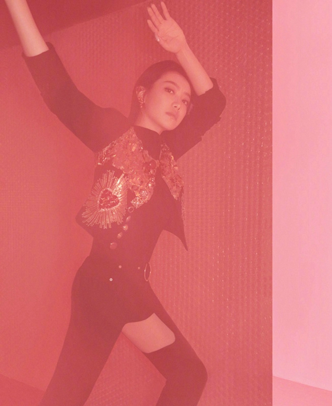 宋茜登上《周末画报》Fresh版封面